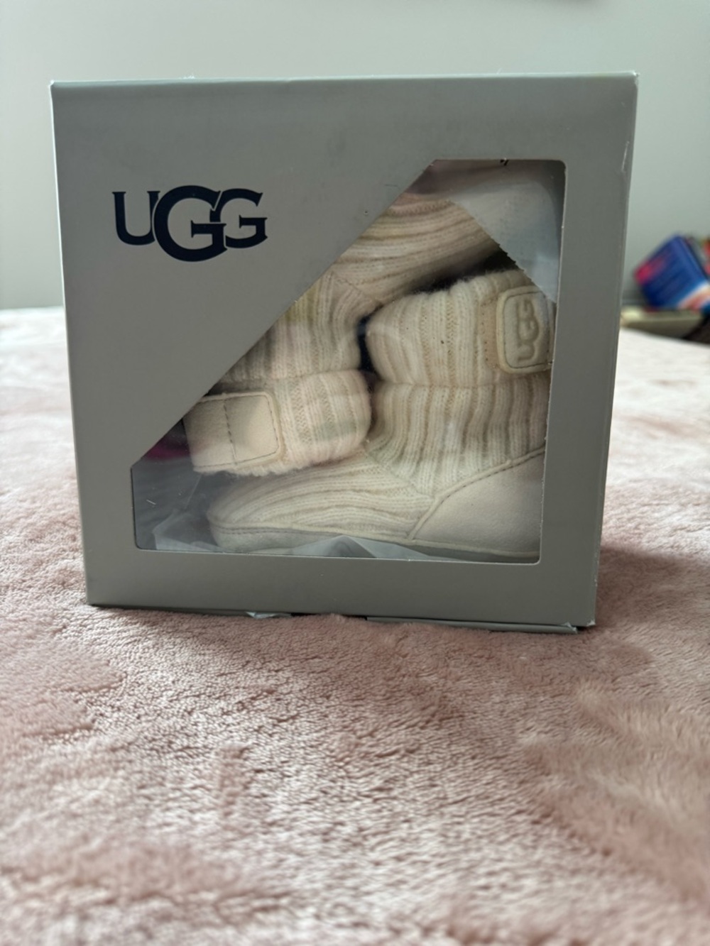 NIB Ugg Baby Unisex Skylar Sweater Knit Booties, Cream, Size 6-12 Months